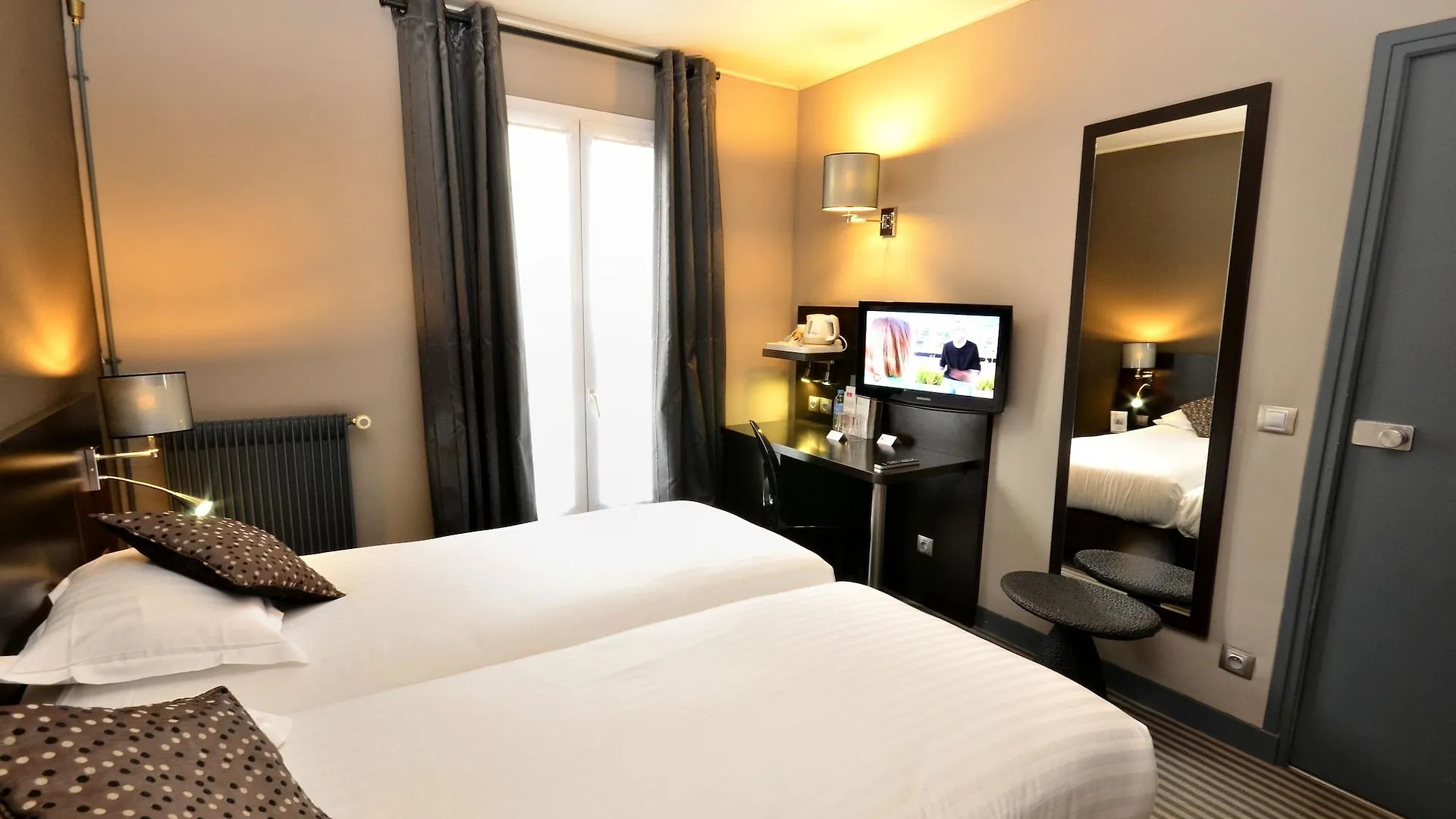 Logis Hotel Jardin De Villiers Paris