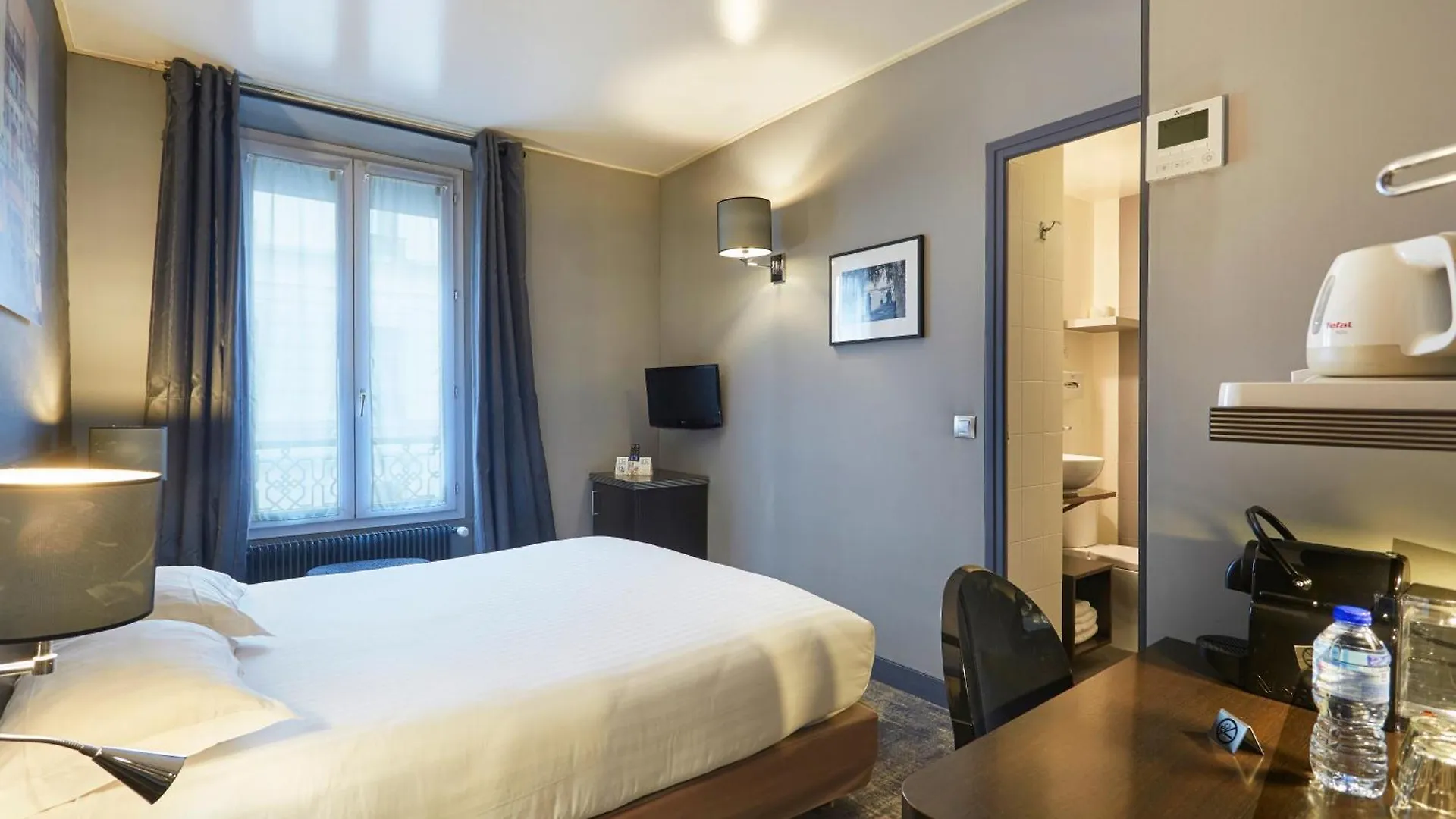 Logis Hotel Jardin De Villiers Paris 3*,