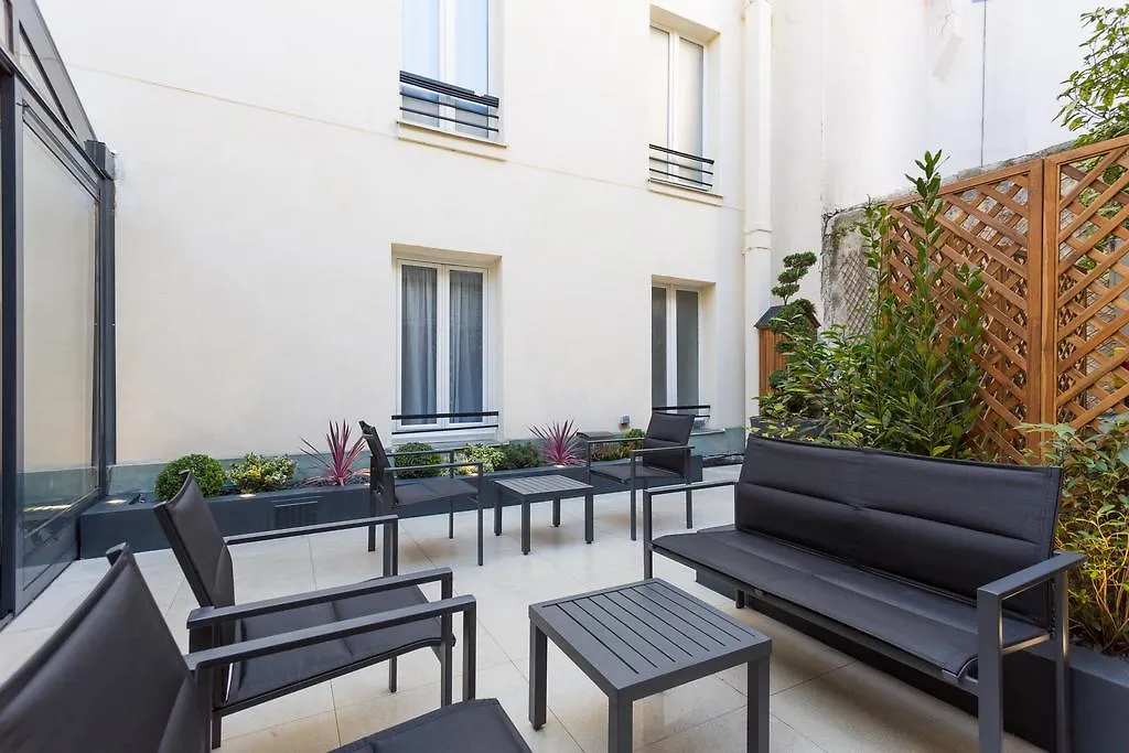 Logis Hotel Jardin De Villiers Paris