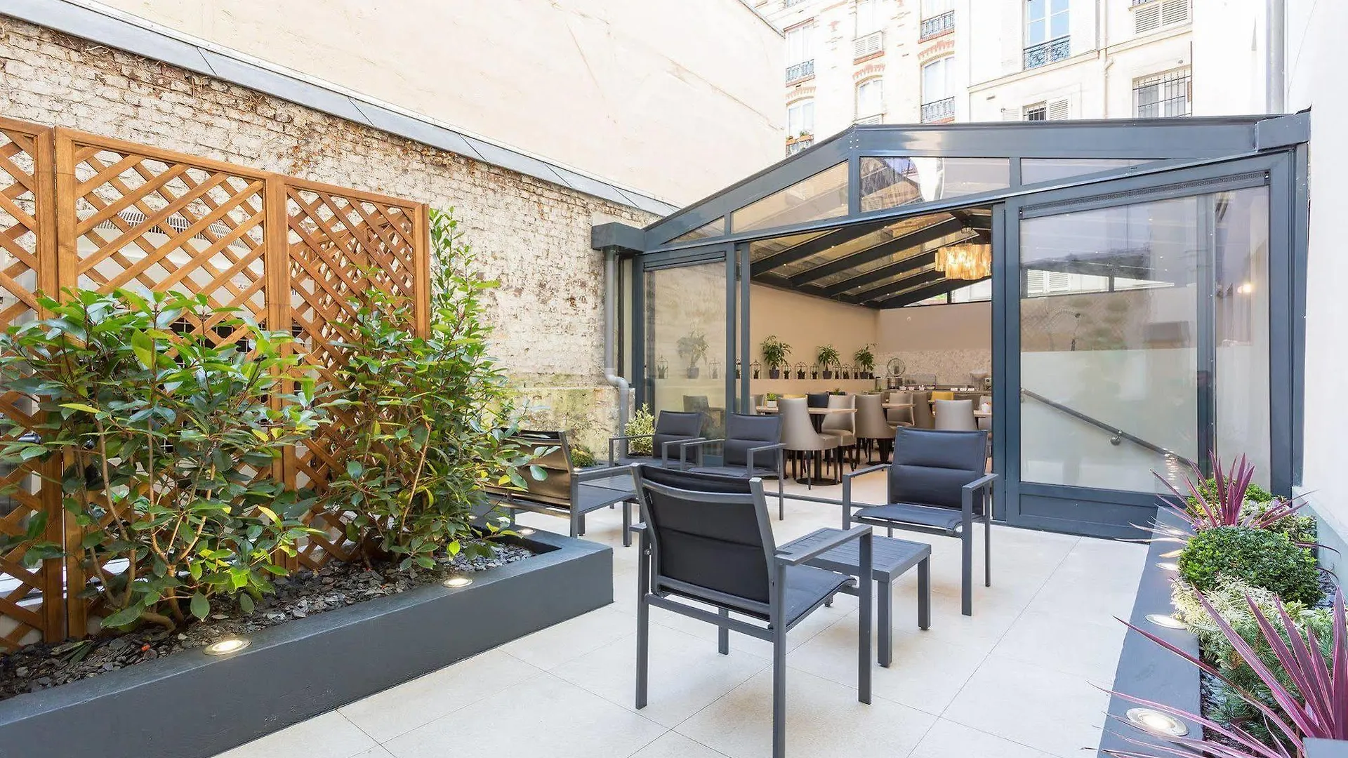 Logis Hotel Jardin De Villiers Paris France