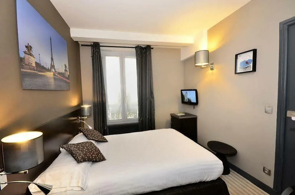 Logis Hotel Jardin De Villiers Paris 3*,  France